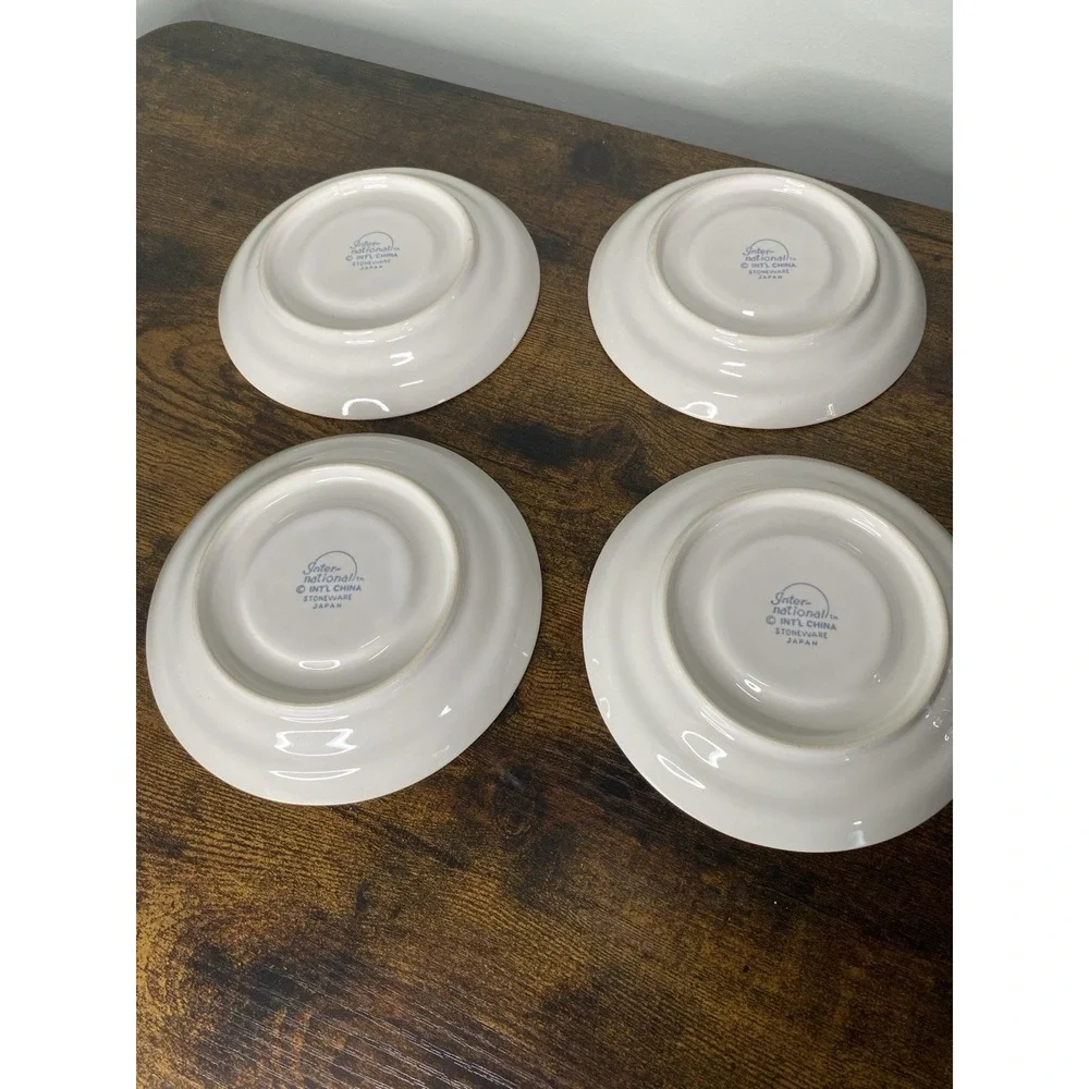 International Country Christmas Saucers 6.25